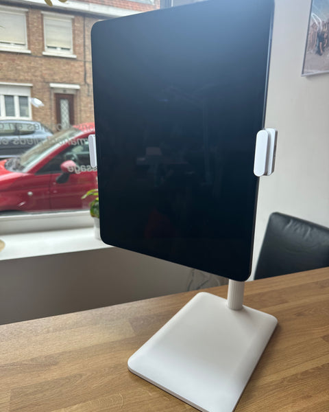 support-tablette-sur-pied